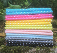 Pilkullinen Fat Quarter pala, koko noin 46 x 56 cm