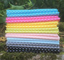 Pilkullinen Fat Quarter pala, koko noin 46 x 56 cm