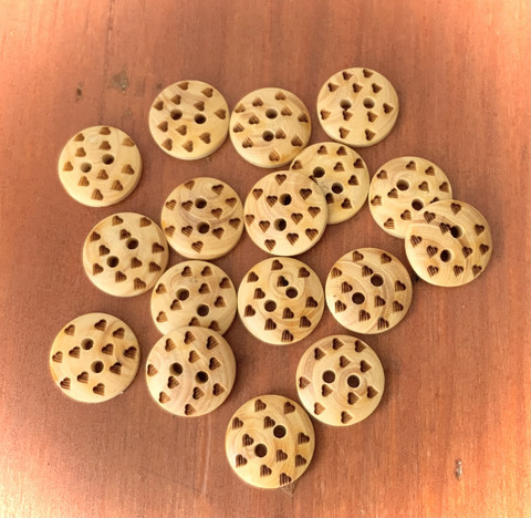 Puunappi sydänkuviolla, 13 mm