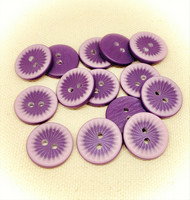 Violetti nappi vaaleammalla reunuksella, 15 mm