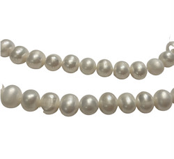 Makeanvedenhelmi valkoinen pyöreähkö  8mm (24 kpl)