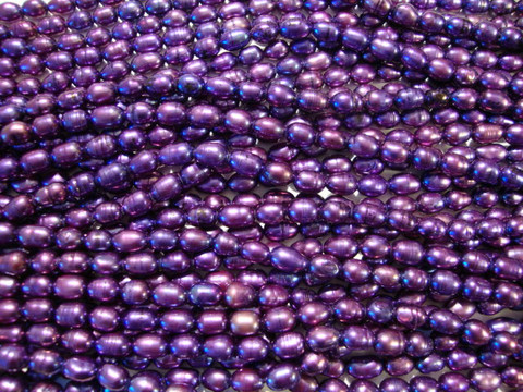 Makeanvedenhelmi  lila/violetti soikea 4x6 mm (37 cm nauha)