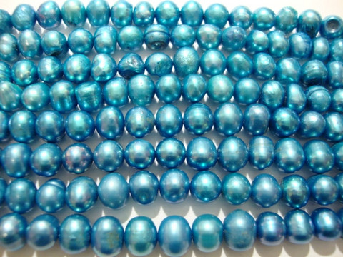 Makeanvedenhelmi vaalean sininen pyöreähkö n. 6 mm (n. 37 cm nauha)