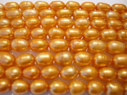 Makeanvedenhelmi syvän oranssi soikea n. 10x6 mm (40 cm nauha)