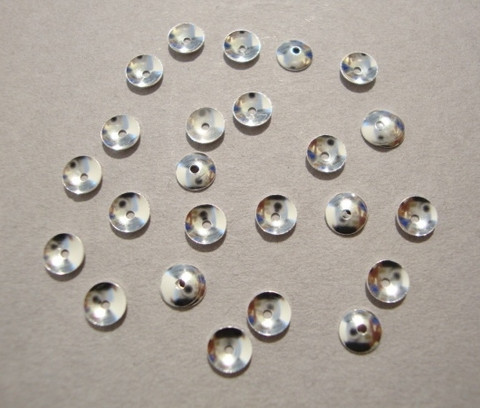 Helmihattu hopeanvärinen sileä 4 mm (30 kpl/pss)