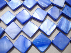 Simpukkahelmi sininen 10 x 10 mm (n.29/nauha)