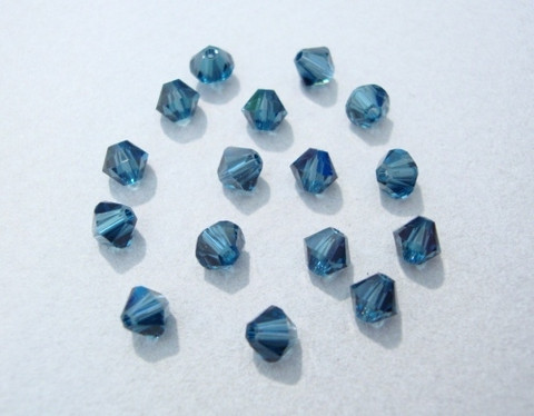 Swarovski kristallihelmi Montanan sininen bicone 4 mm (5/pss)