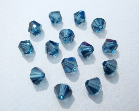 Swarovski kristallihelmi Montanan sininen bicone 6 mm (4/pss)