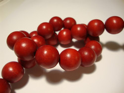 Puuhelmi karpalon punainen pyöreä 16 mm (10 kpl/pss)