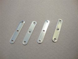 Nauhanjakaja 3 reikää 20 x 4 mm, reijänväli n. 9 mm (10 kpl/pss)