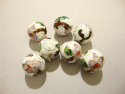Cloisonne-helmi valkoinen pyöreä 12 mm (4 kpl/pss)