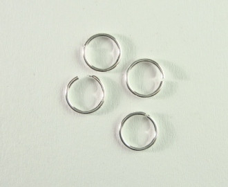 Välirengas 6 x 0,8 mm hopeoitu avattava (100 kpl/pss)