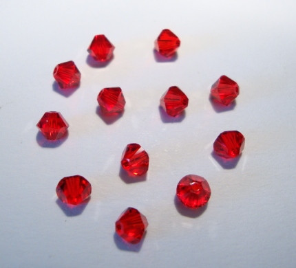Swarovski kristallihelmi punainen Light Siam 4 mm (5/pss)