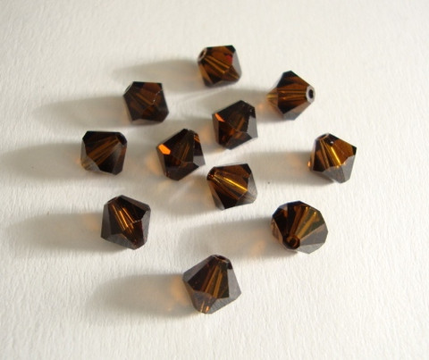 Swarovski kristallihelmi mocca (ruskea) 6 mm (4/pss)
