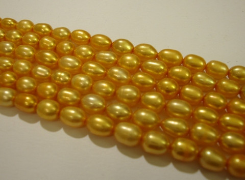 Makeanvedenhelmi kulta soikea 6 x 5 mm (37 cm nauha)