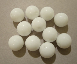 Tsekkiläinen lasihelmi opaakki valkoinen pyöreä 10 mm (20/pss)