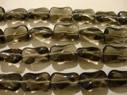 Tsekkiläinen lasihelmi savun harmaa suorakulmio 15 x 7 mm (4/pss)