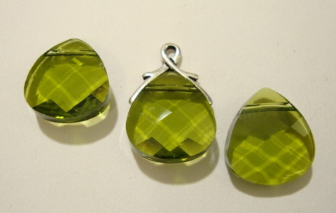 Swarovski kristalli brioletti oliivin vihreä (6012) 15 x 14 mm