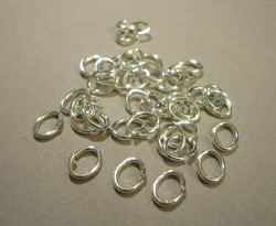 Beadalon Välirengas 7,5 x 8 mm hopeoitu ovaali avattava (10 kpl/pss)