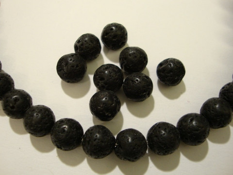 Kivihelmi Laavakivi musta pyöreä 8 mm (20 kpl/pss)