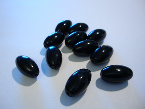 Tsekkiläinen lasihelmi musta ovaali 17 x 7,5 mm (10/pss)