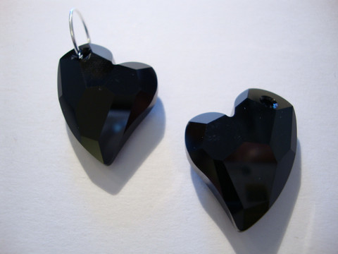 Swarovski kristalli Devoted 2 U -sydänriipus musta (Jet) 27 mm