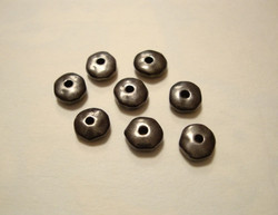 TierraCast Metallihelmi/välihelmi Heishi musta nuggetti 7 mm (20 kpl/pss)