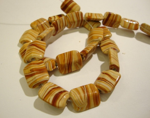 Lasihelmi suorakaide keltainen/ruskea 15 x 12 mm (4/pss)