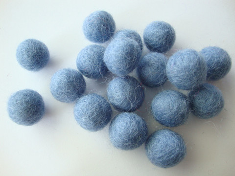 Huovutettu helmi vaaleansininen/Baby Blue n. 10 mm (5 kpl/pss)
