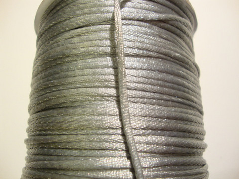 Satiininauha hopea/vaalea harmaa 2 mm (m-erä 2 m)