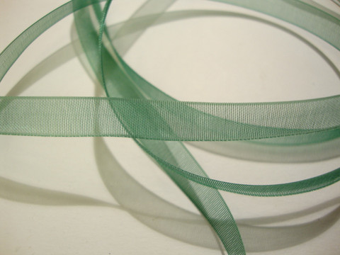 Organzanauha vihreä n. 6 mm leveä (m-erä 2 m)