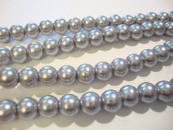 Helmiäislasihelmi vaalea harmaa 6 mm (n. 65 kpl)