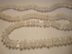 Kuukivi (rainbow moonstone) rondelli n. 2 x 5 mm (20 kpl/pss)
