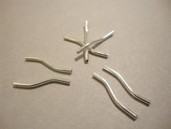 Metallihelmi kaareva (S-malli) hopeoitu 20 x 1,5 mm (10/pss)