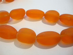 Huurrelasihelmi tangerine (oranssi) nuggetti 14 - 16 mm (6 / nauha)