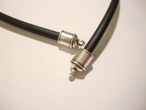 Nauhanpää antiikkihopeoitu 4 - 5 mm nauhalle liimattava (4 kpl/pss)