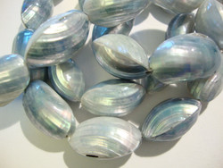 Simpukkahelmi / osterinkuorihelmi hopea 13 - 15 x 11 mm (4/pss)