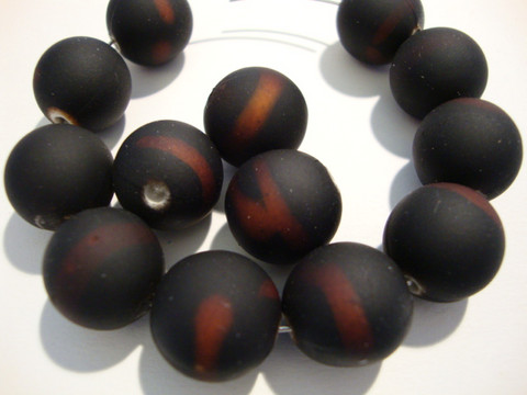 Akryylihelmi matta musta /ruskea (rubberized) 14 mm (2/pss)