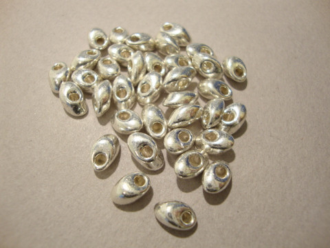 Miyuki siemenhelmi hopea pitkä Magatama 7x4 mm LMA1051 (10 g/pss)