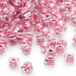 Miyuki siemenhelmi kolmio 4x4x3 mm kirkas-ruusunpunainen sisus TR1132 (10 g/pss)