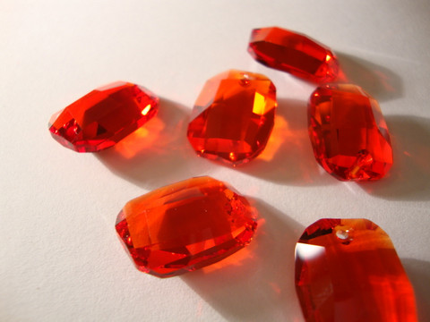 Swarovski kristalli riipus Graphic punainen Light Siam 19x12 mm
