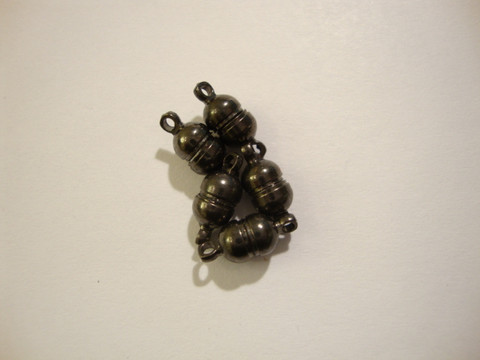 Magneettilukko musta 12 x 5 mm (5 kpl/pss)