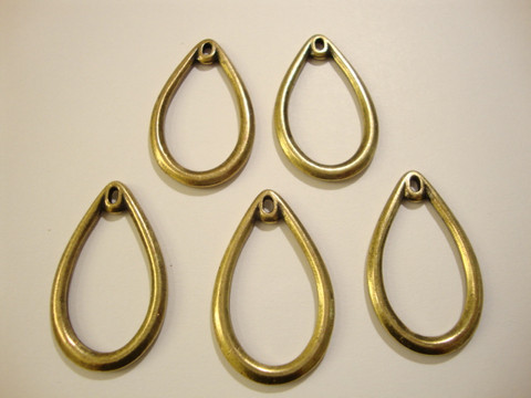 TierraCast Korvakoru riipus pisaran muotoinen pronssi 33 x 20 mm (2 kpl/pss)