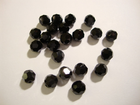 Swarovski kristallihelmi musta (jet) pyöreä 6 mm (4/pss)