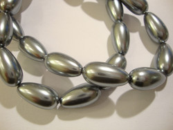 Helmiäislasihelmi tumma harmaa pisara 17 x 8 mm (10/pss)