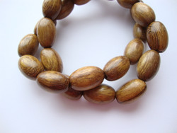 AA Puuhelmi luonnonvärinen/natural (tumma) ovaali 15 x 10 mm (n. 27 kpl/nauha)