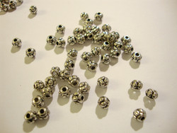 Metallihelmi rondelli hopeoitu 4 x 5 mm (20 kpl/pss)
