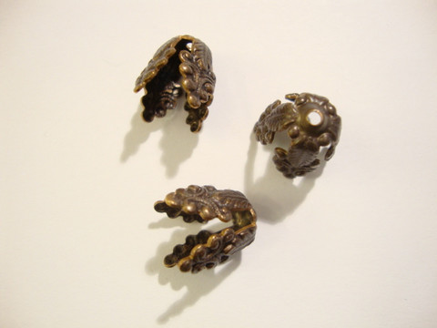 Vintaj Wisteria helmihattu 10,5 x 8 mm (2 kpl/pss)
