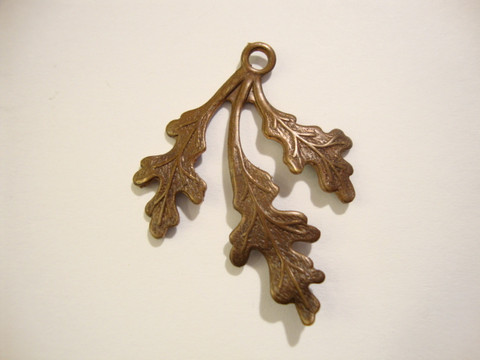 Vintaj Tammenlehti 31,5 x 26 mm