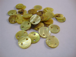 Simpukkahelmi/-linkki limen vihreä pyöreä litteä 10 mm, 2 reikäinen (10/pss)